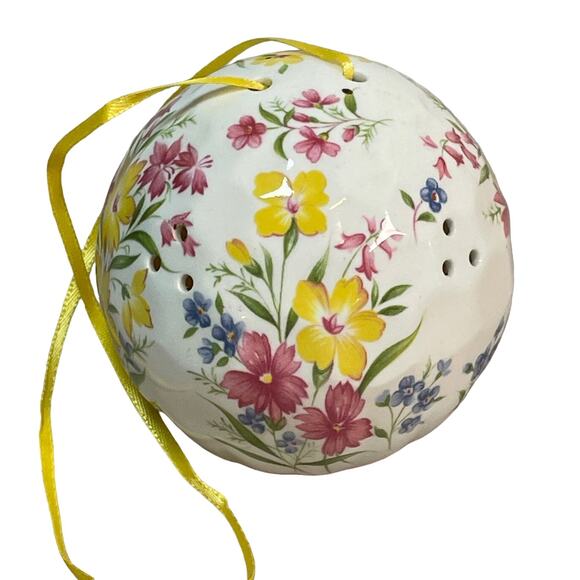 Queens England Vtg Potpourri Scent Ball Bone China Multicolor Floral 3 in Sachet - Picture 1 of 9